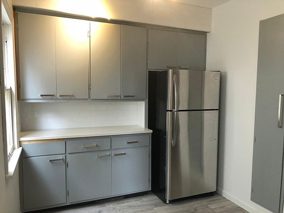 2nd image of 2262 Northland Ave #1