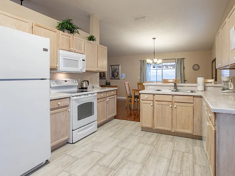 7802 Laurel Oak Ln — Photo 17