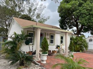 2379 NW 100th St, Miami, FL 33147