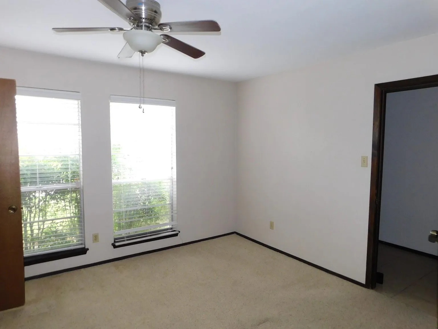3 bed, 2.0 bath, 1203 sqft, $1,900 — Photo 4
