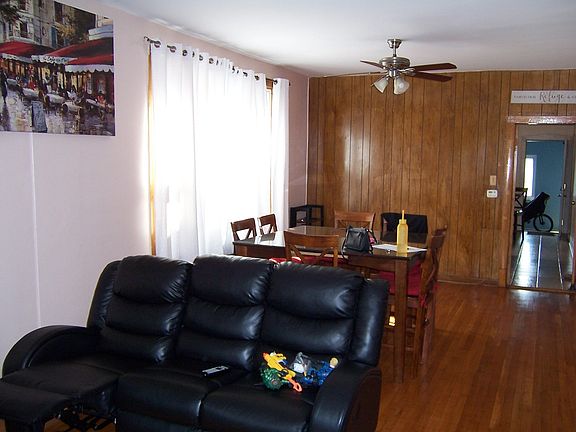 3rd image of 2118 Harvey Ave