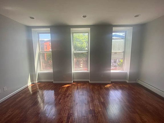 5th image of 544 Franklin Ave Floor 2