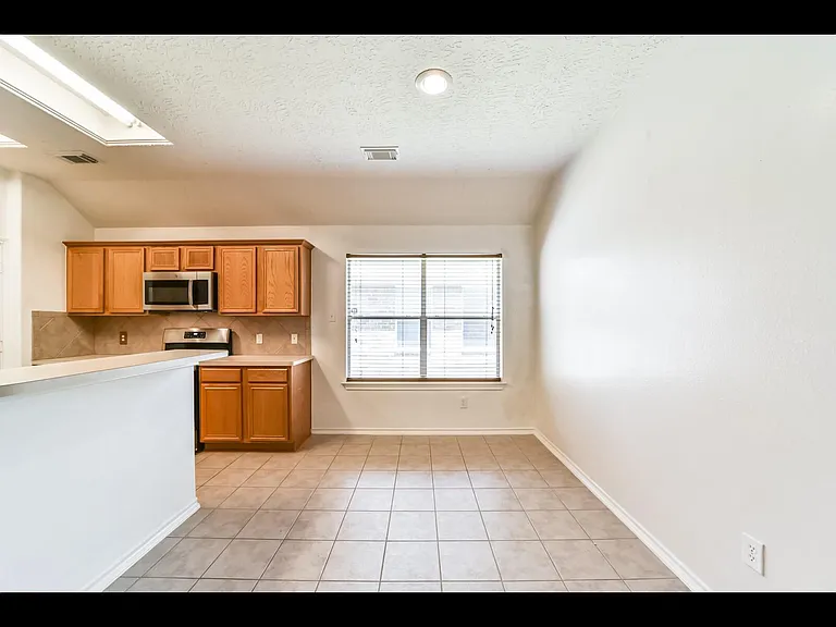 22868 Lantern Hills Dr — Photo 12