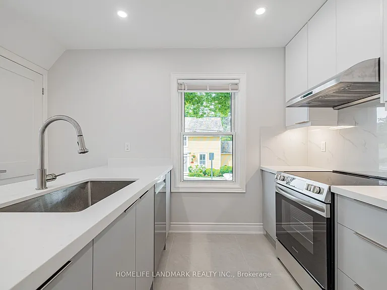 41 Arnold Cres #1 — Photo 12