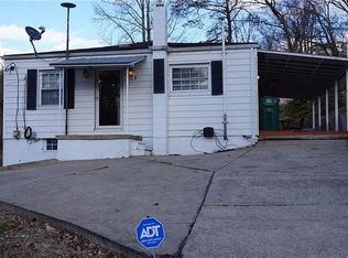 202 Cross Lanes Dr, Nitro, WV 25143