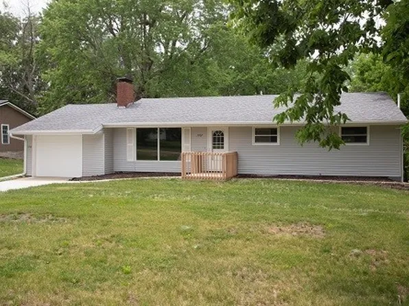 1907 S 11th St, Oskaloosa, IA 52577