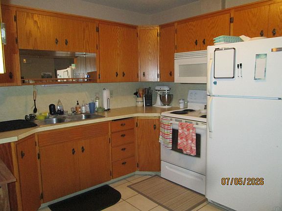 4th image of 120 3rd St SE