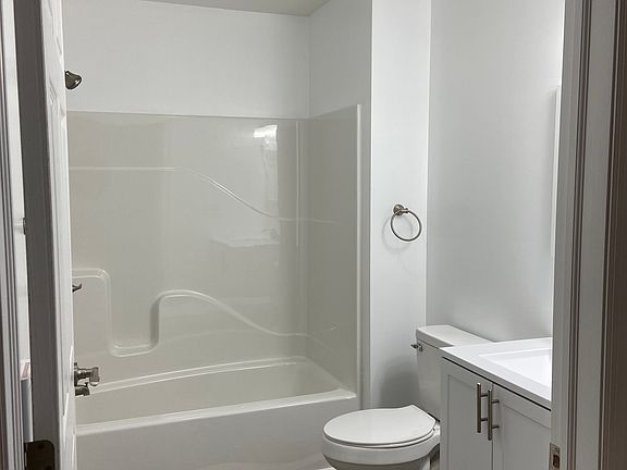 4th image of 23 Charles Way #21