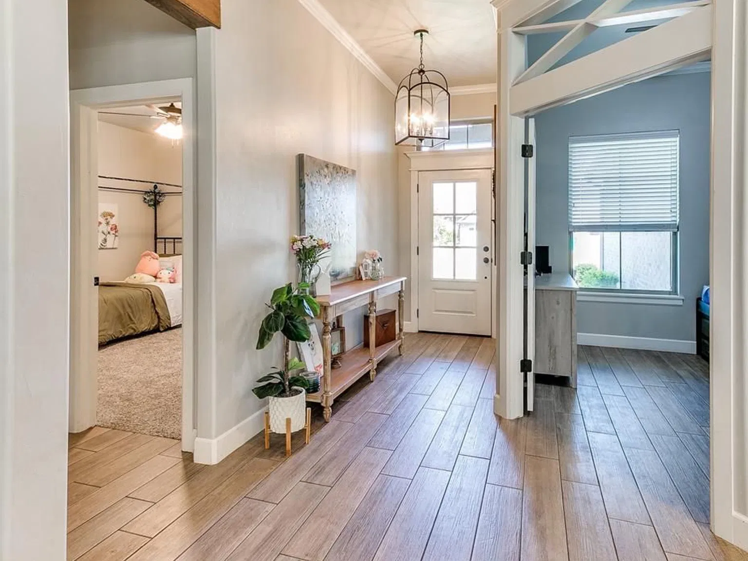 3 bed, 2.5 bath, 2257 sqft, $2,500 — Photo 3