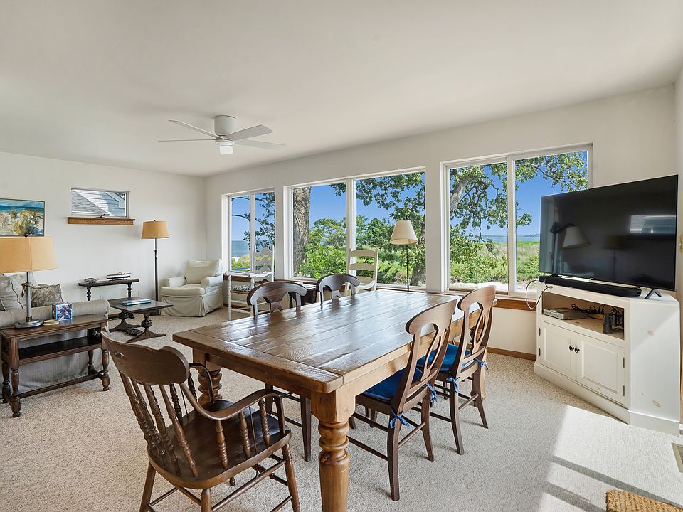 1st image of 270 Knoll Cir