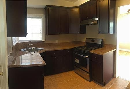 4th image of 5935 Kauffman Ave