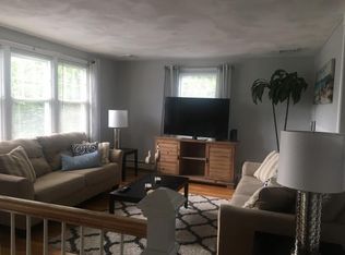 6 Crest Dr, Narragansett, RI 02882