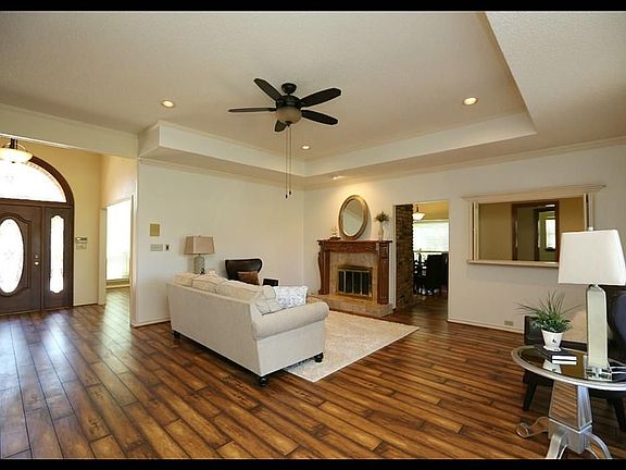 2nd image of 3005 Oak Point Dr
