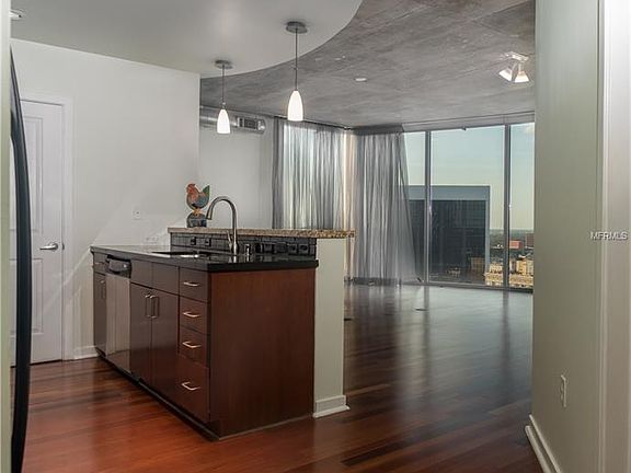 3rd image of 155 Court Ave #1416