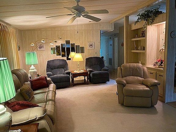 4th image of 131 Lake Hazel Dr