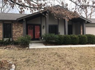 18 Countrywood Dr, Saint Peters, MO 63376
