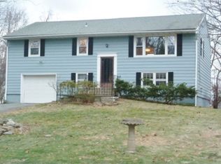 54 Lakespring Dr, Brewster, NY 10509