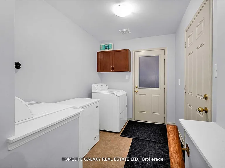 19 Warburton Dr #BSMNT — Photo 4