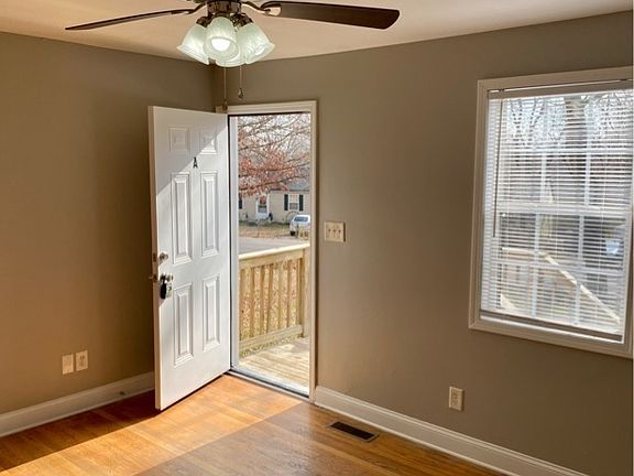 4th image of 55 Chestnut Dr APT A