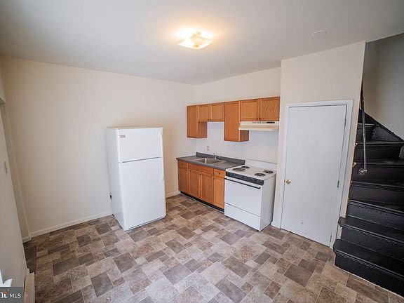 3rd image of 1305 N Lawrence St APT 6