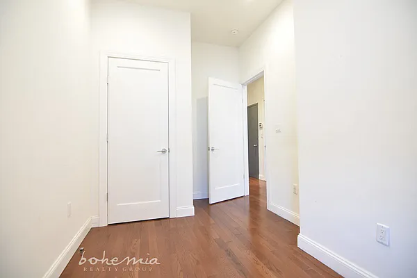 Rented by Bohemia Realty Group | media 36