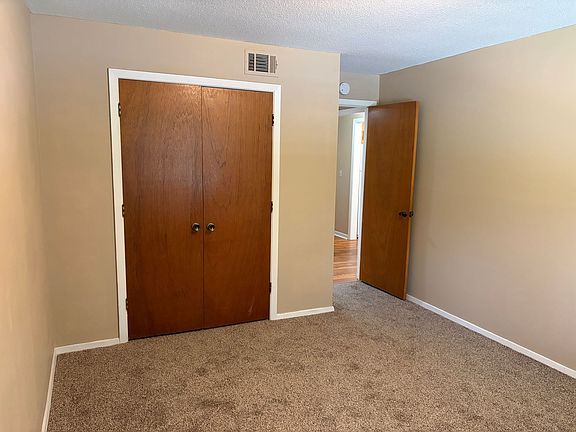 4th image of 5880-5884 W 58th St #5884-200