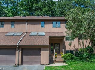 31 Lockley Ct, Mountain Lakes Boro, NJ 07046