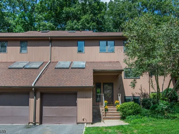 31 Lockley Ct, Mountain Lakes Boro, NJ 07046