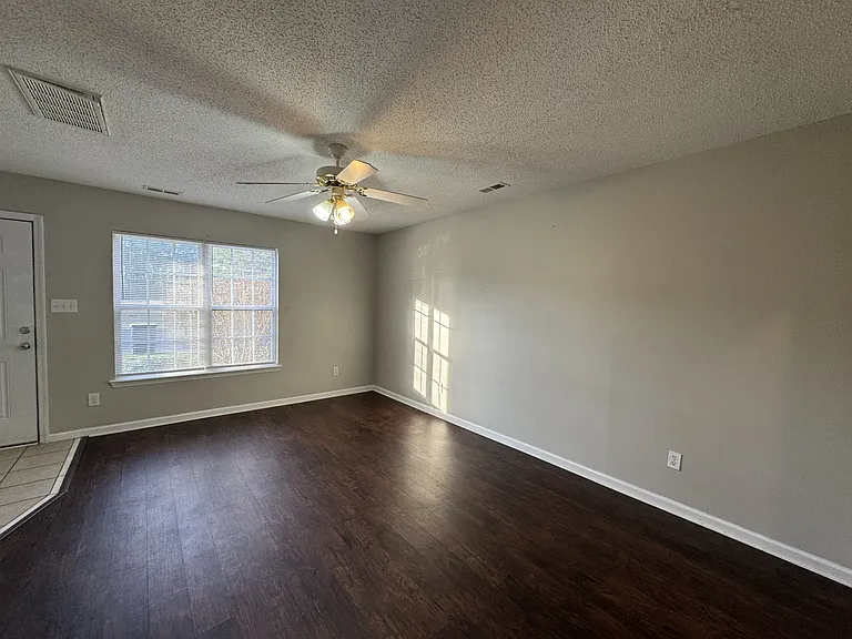 364 Hunting Green Dr #1 — Photo 3