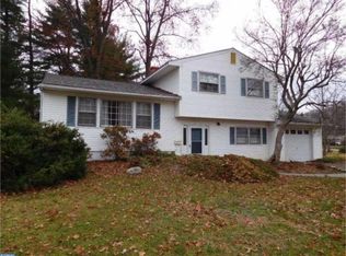 29 Stonicker Dr, Hamilton, NJ 08648