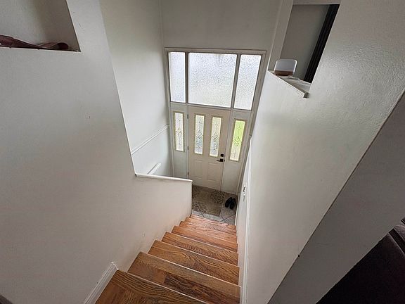 5th image of 12234 99a Ave