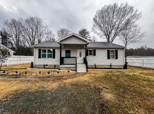 822 S Sellars Mill Rd, Burlington, NC 27217