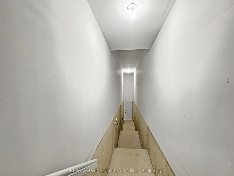 82 Gledhill Cres — Photo 48