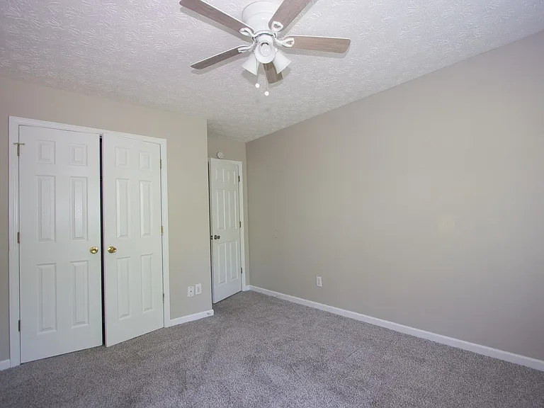 3292 Shady Valley Ct — Photo 40