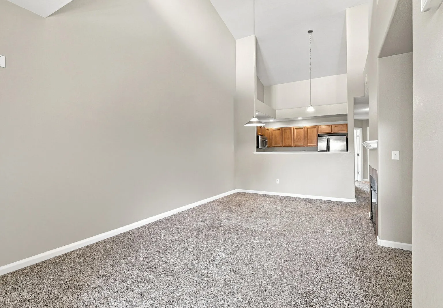 1 bed, 1.0 bath, 1098 sqft, $1,721 — Photo 3