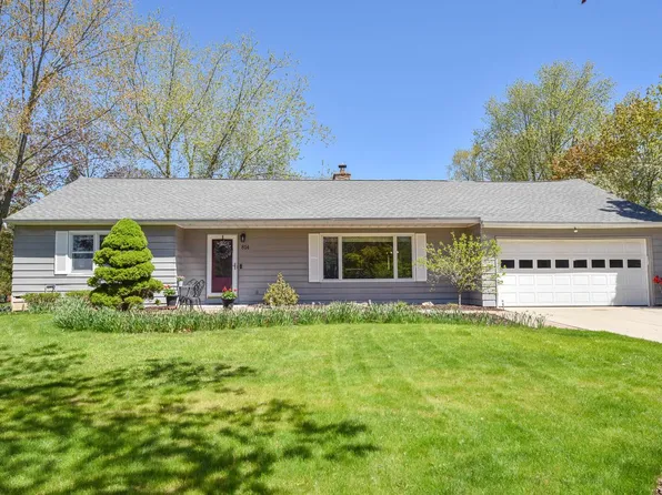 814 E Manor CIRCLE, Bayside, WI 53217