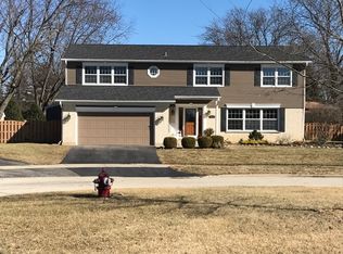 2533 Walnut Ct, Arlington Heights, IL 60004
