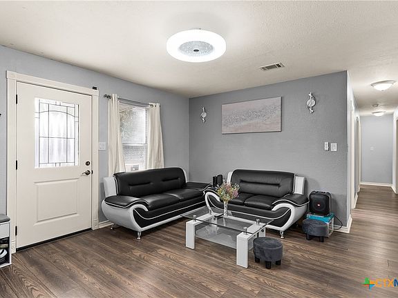 4th image of 823 Garner St #1