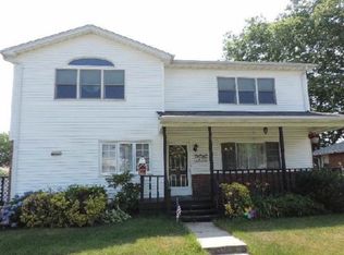 103 Longfellow Ave, Levittown, NY 11756
