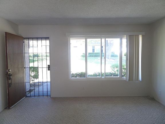 Living room and the 2nd entrance
