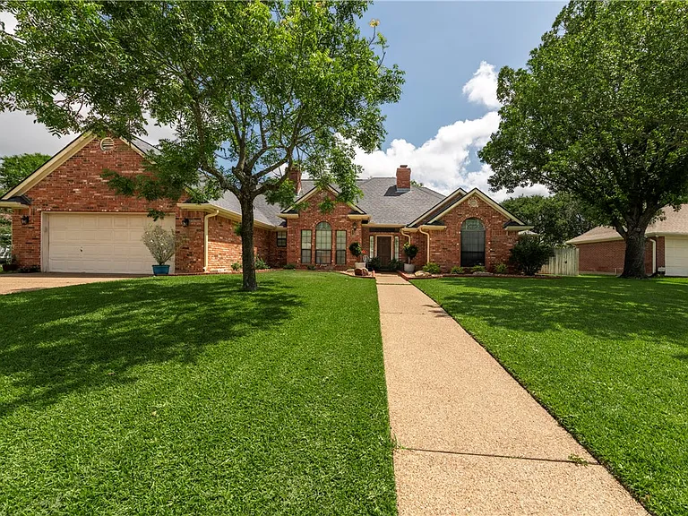 2905 Aztec Ct — Photo 1