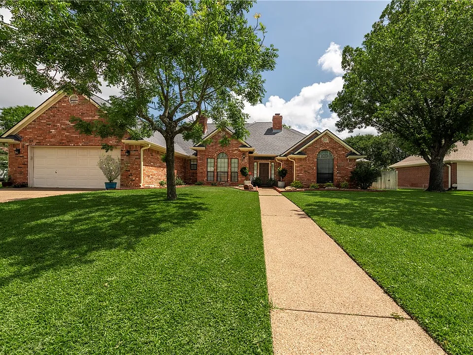 2905 Aztec Ct