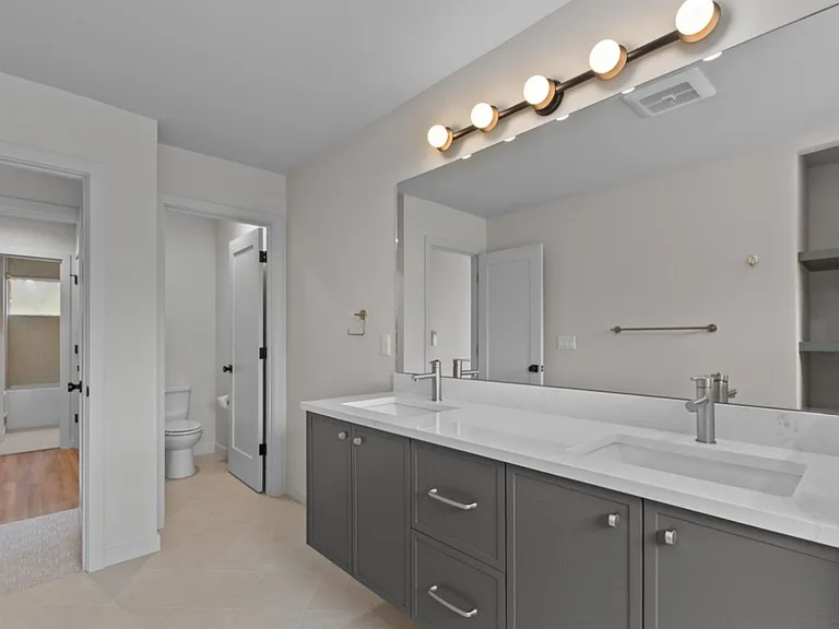 2509 N 42nd St — Photo 17