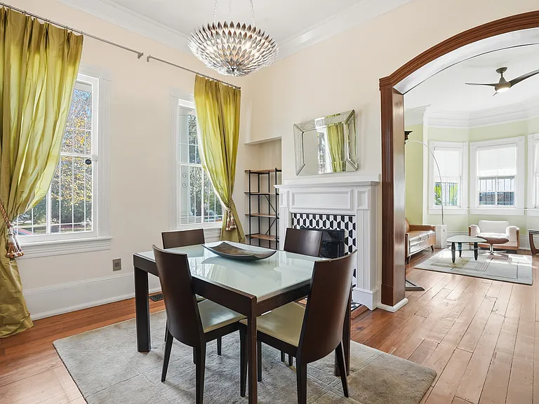 524 E Henry St — Photo 10