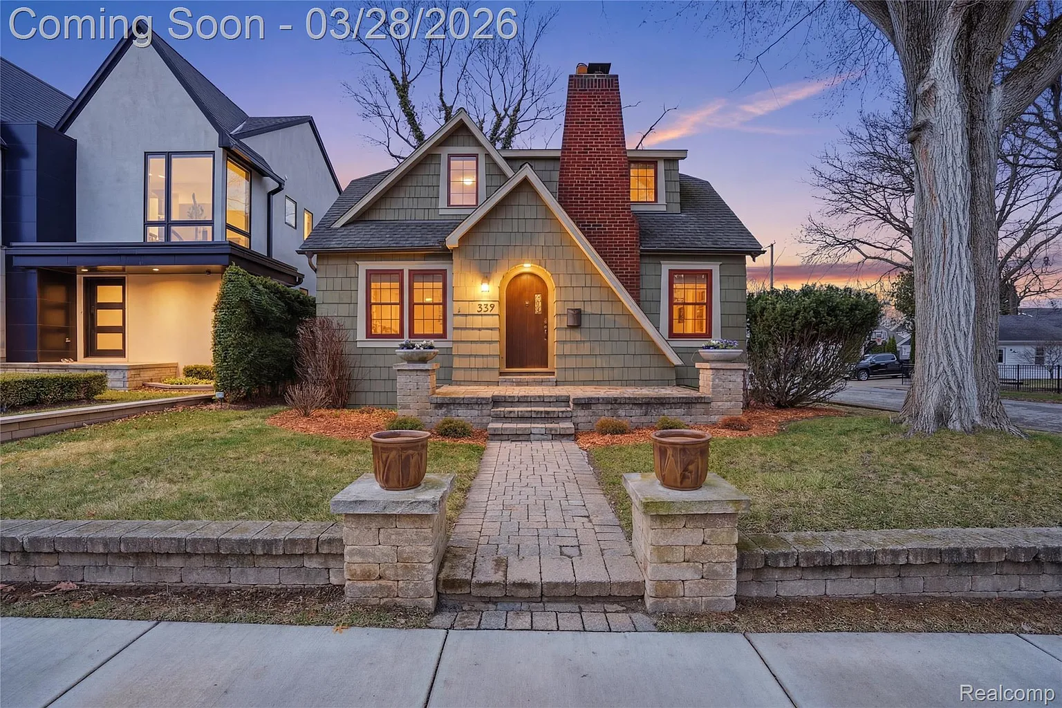 339 Wesley St photo 1
