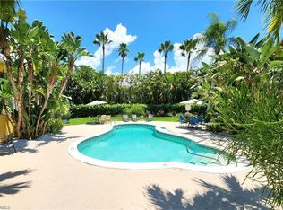 4290 Gulfstream Dr APT 19, Naples, FL 34112