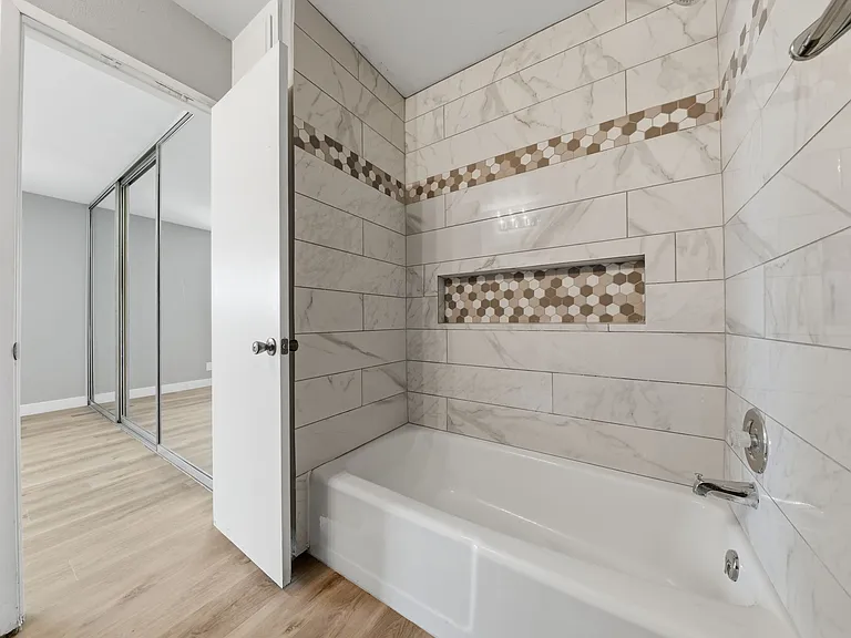248 Greenbriar Townhouse Way — Photo 13
