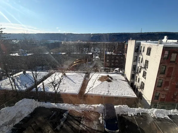 369 Warburton Ave APT 3B, Yonkers, NY 10701