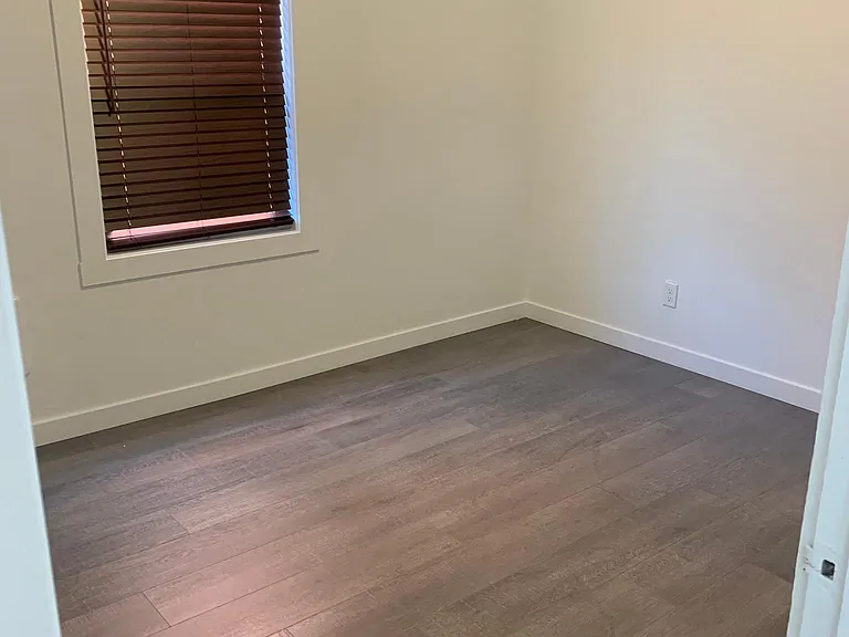 2308 Commercial Ave — Photo 10