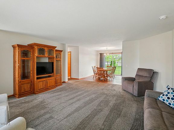 5th image of 1330 Christina St